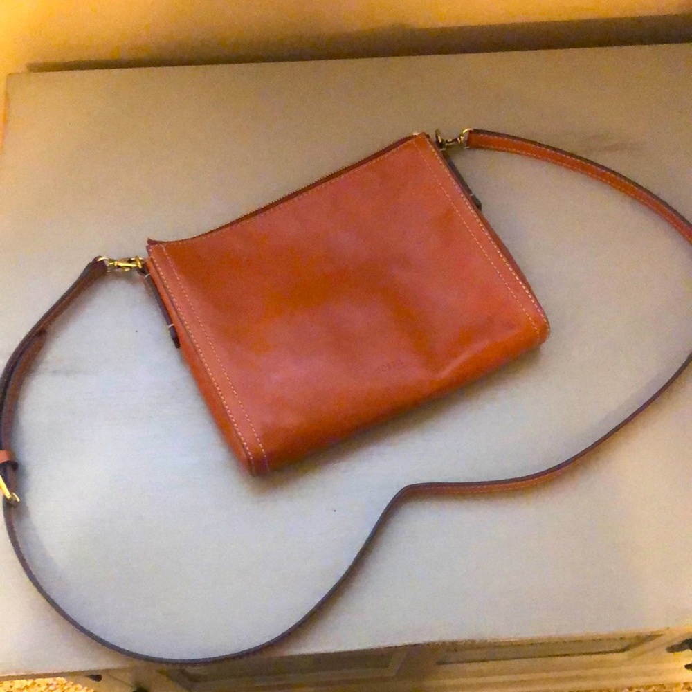 Fossil crossbody leather purse w/ matching wallet